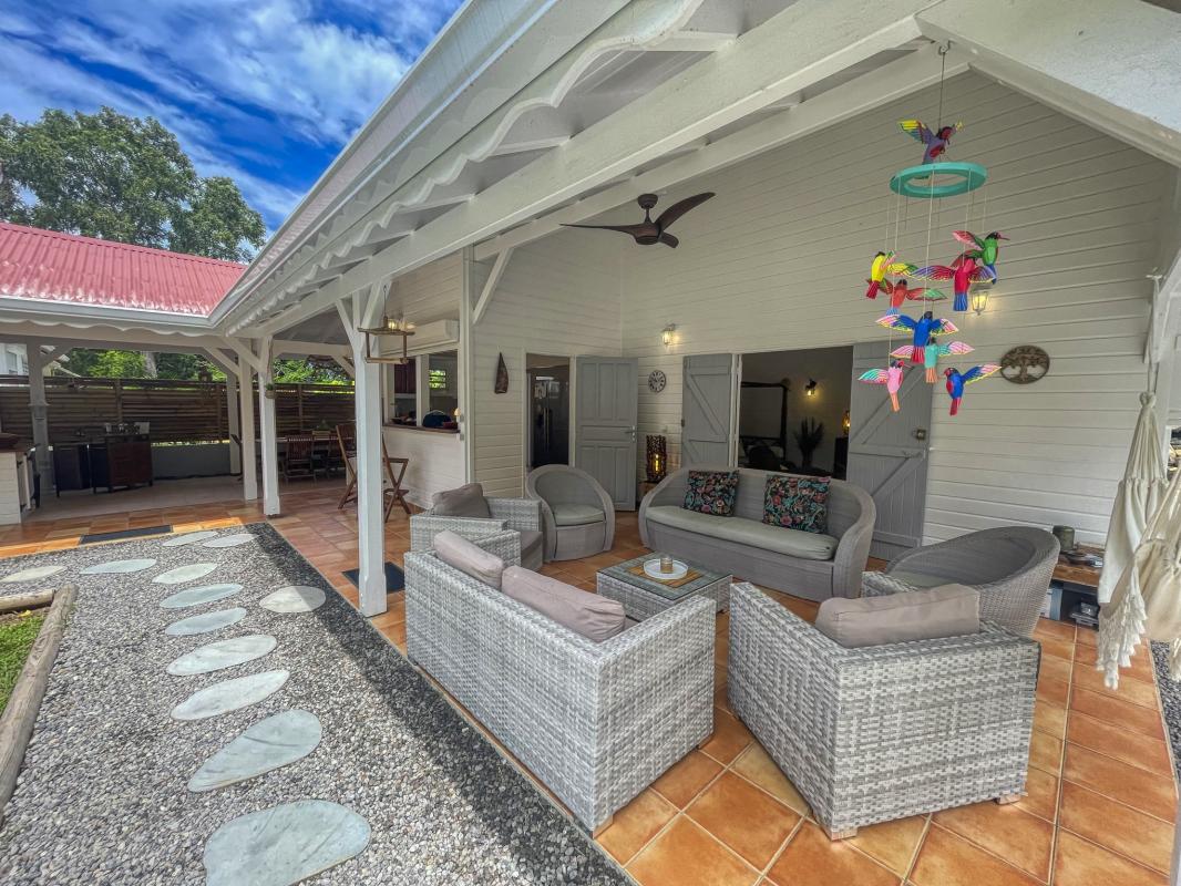 11. Location villa piscine proche plage Deshaies Guadeloupe_Terrasse